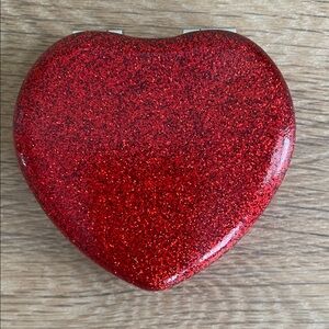 FREE GIFT WITH ANY “HEART” JEWELRY PURCHASE, while supplies last!